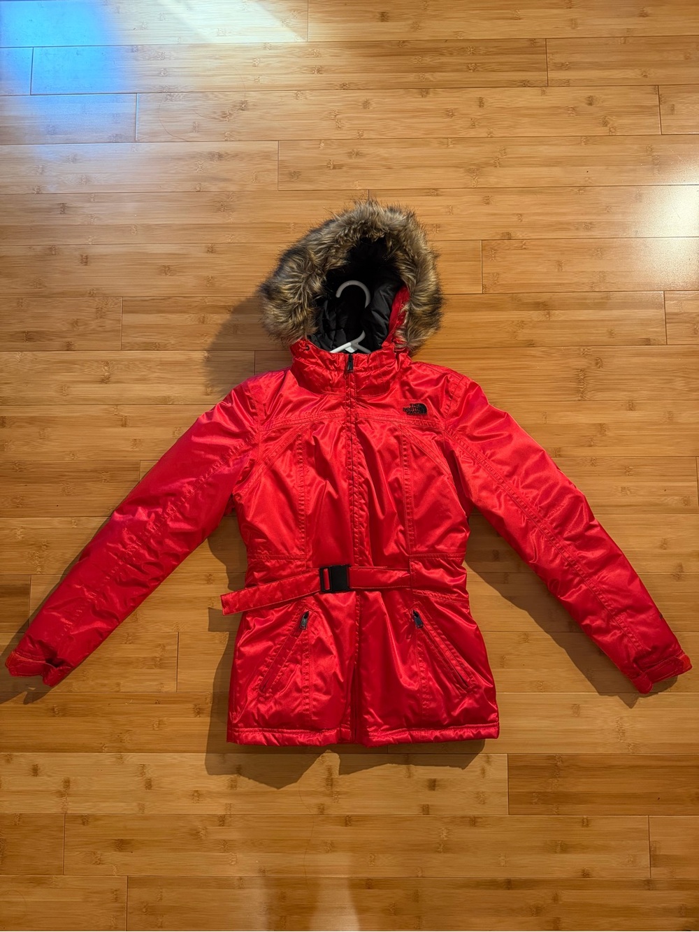 The North Face Women’s Jacket – Shiny TNF Red – Size XS